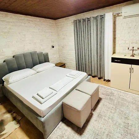 Siera Feriehus Berat
